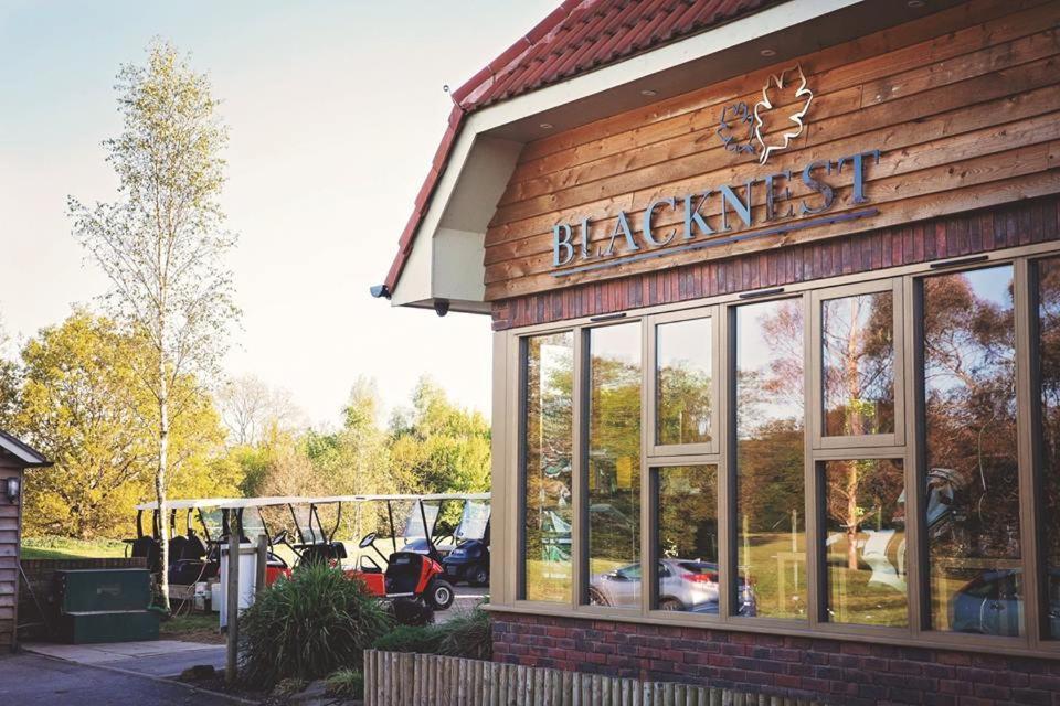 Blacknest Golf And Country Club Alton  Esterno foto