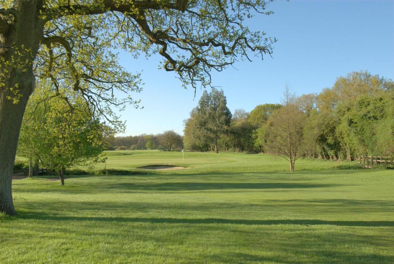 Blacknest Golf And Country Club Alton  Esterno foto