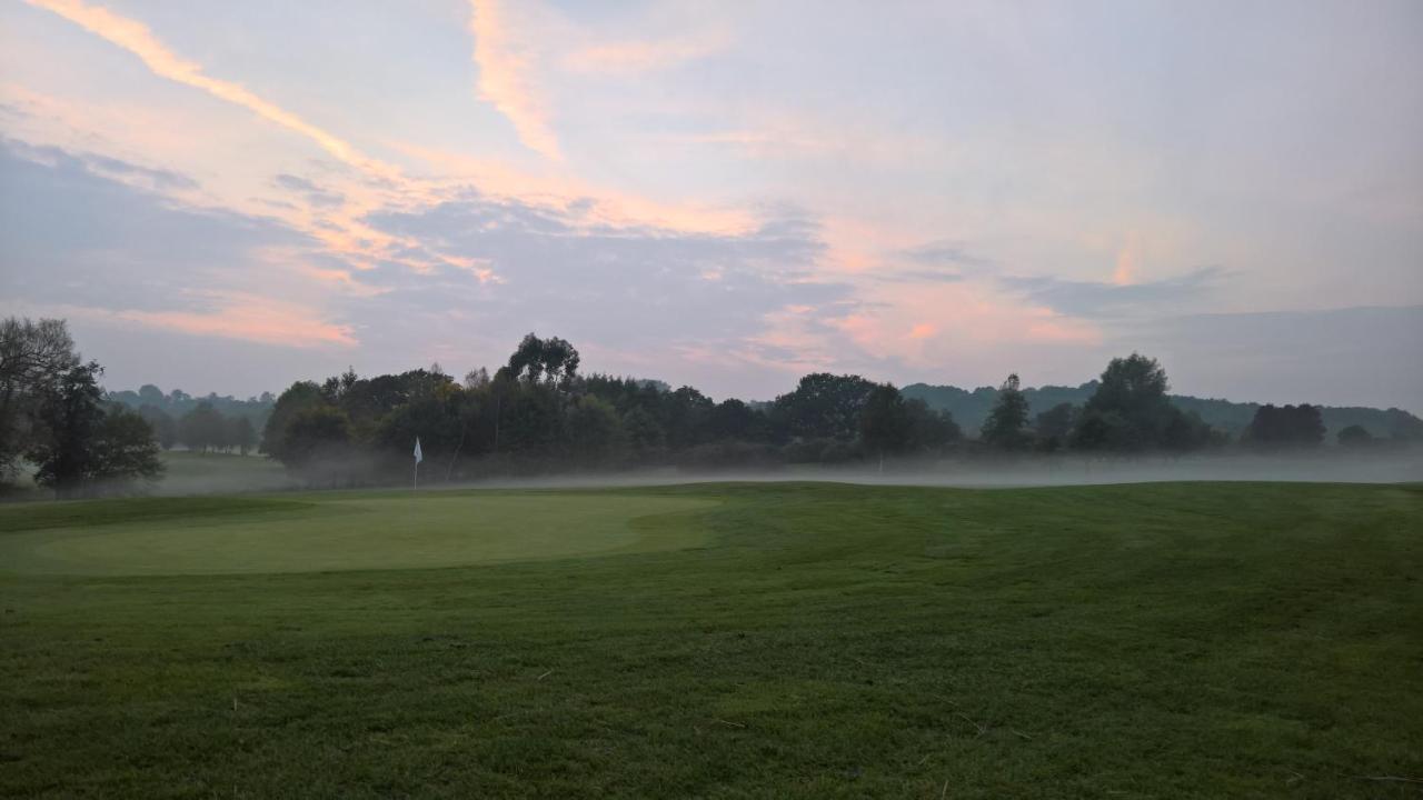 Blacknest Golf And Country Club Alton  Esterno foto