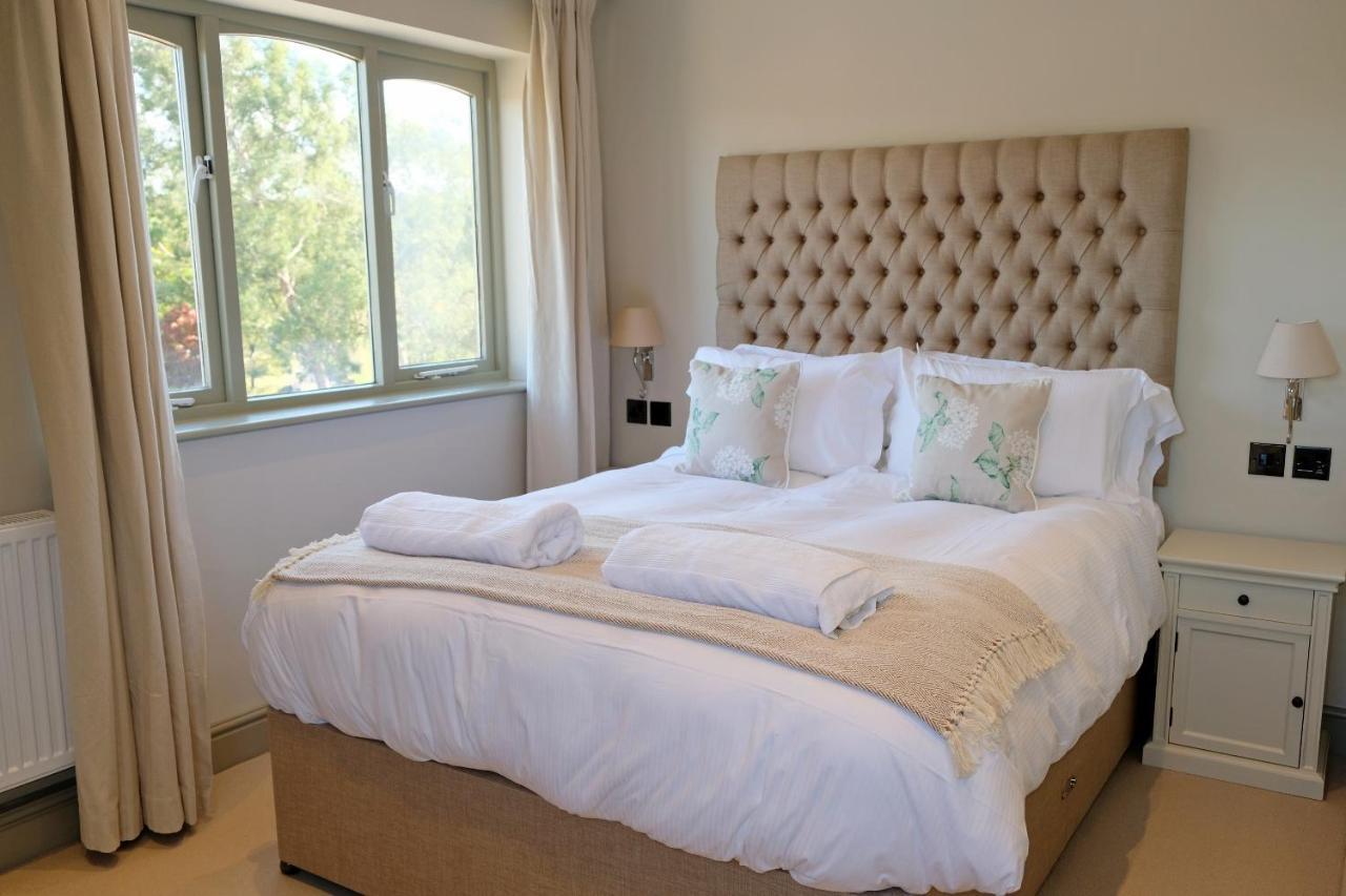 Blacknest Golf And Country Club Alton  Esterno foto